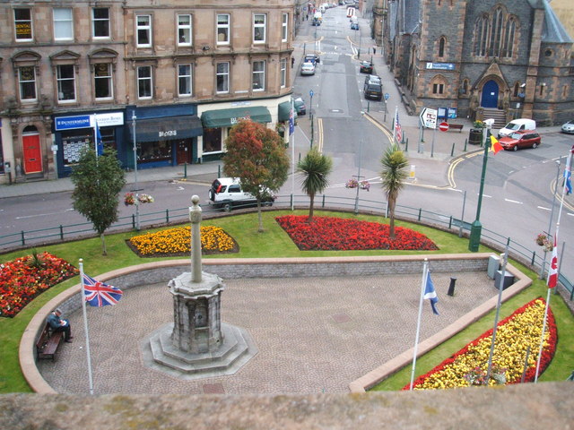 Argyll Square, Oban Peter Barr / Commonwealth Flags in Argyll Square, Oban